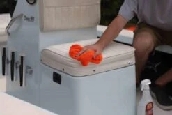 303® Multi-Surface Cleaner - 946 Ml | Veilig Voor Alle Soorten Bekleding En Vinyl. Vlekken Verdwijnen Binnen Enkele Minuten En Verkleurde Oppervlakken Komen Weer Tot Leven. -Schoonmaakproducten Winkel 1200x800 5